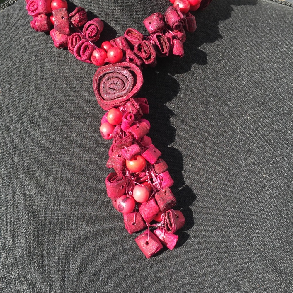 💯 authentic Rose 🥀 necklace & earring set - Picture 3 of 12